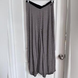 Element Eden Black and cream Striped a line maxi skirt size small